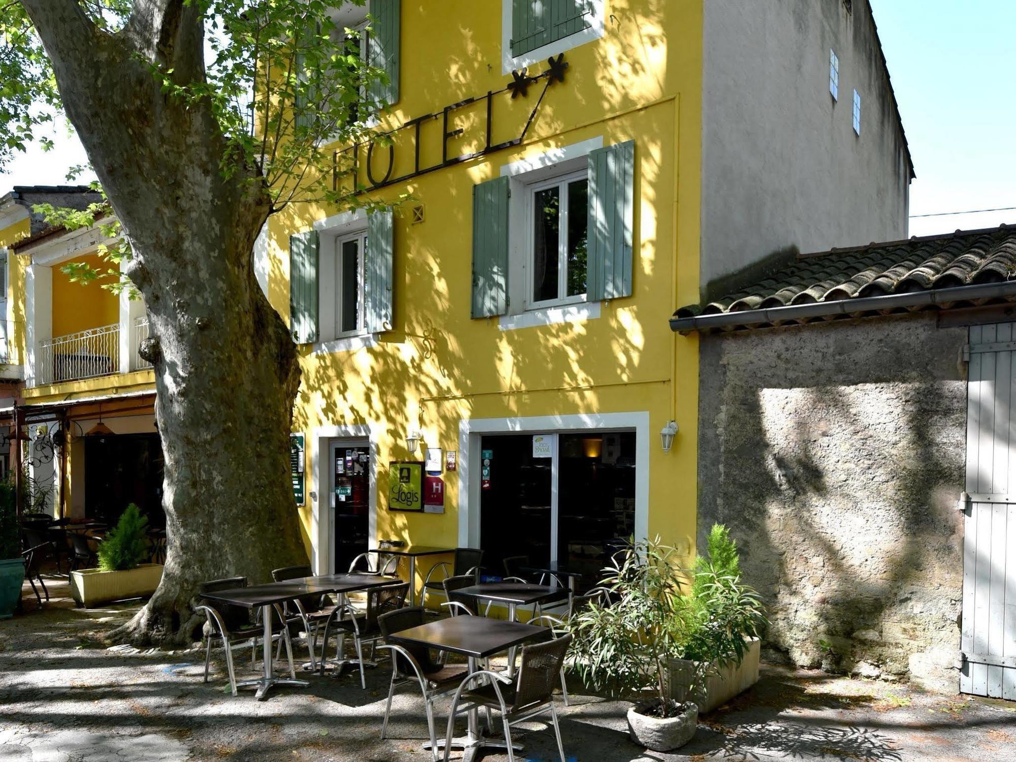 Logis Hotel De L'Etang Cucuron Exterior foto